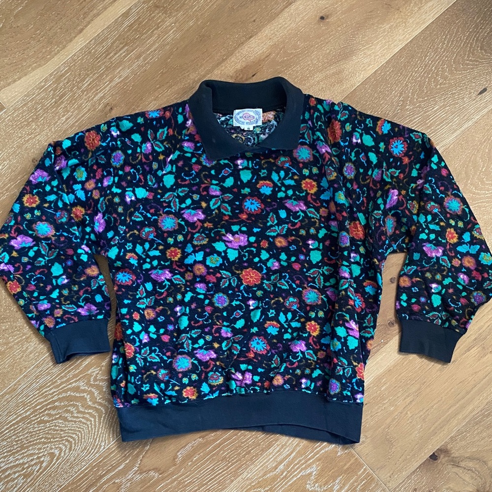 Vintage Floral Women's Long Sleeve Shirt
